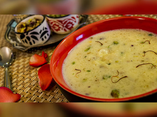 कैसे बनाएं केसर पिस्‍ता फिरनी,