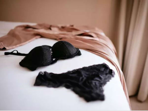 सेक्सी लिंगरी