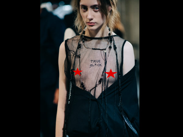  पहले भी ऐसे रेम्‍पवॉक कर चुकी है मॉडल्‍स 