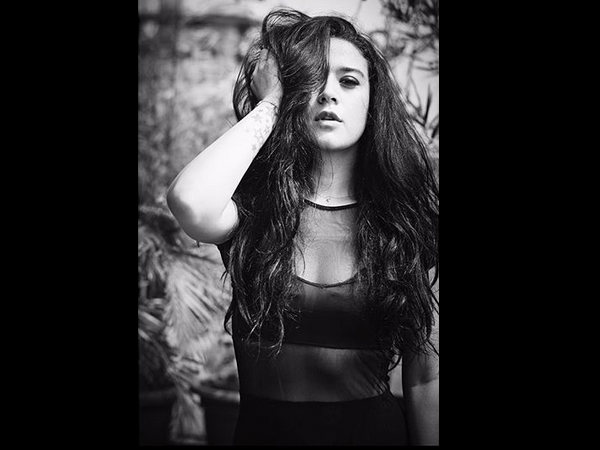  इंटरनेट सेंसेशन 