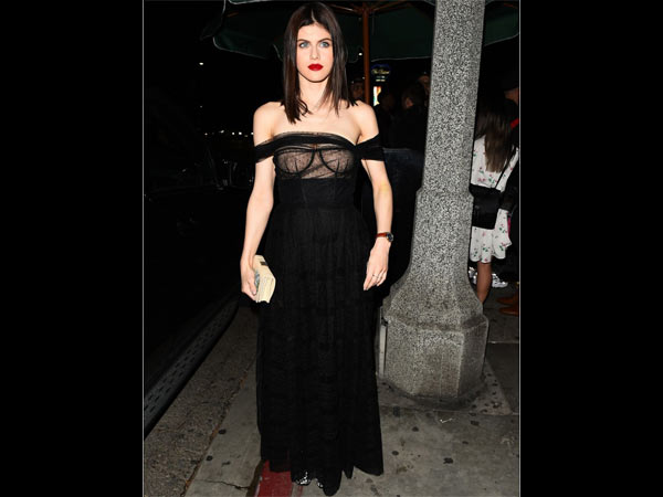  दिखाया सेक्‍सी फिगर 