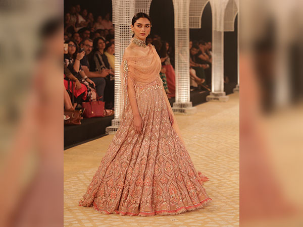 Aditi Rao Hydari Tarun Tahiliani
