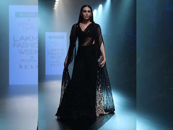 lakme-fashion-week-2018-karisma-kapoor-looks-drop-dead-gorgeous-as-she-walks-ramp
