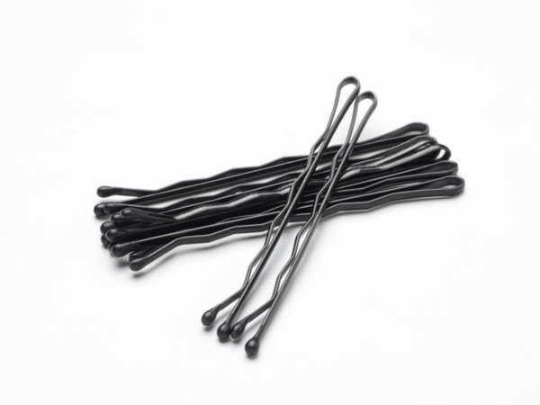 4. बॉबी पिन का भरपूर इस्तेमाल करें