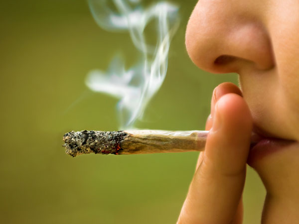 नशे से दूरी बनाएं