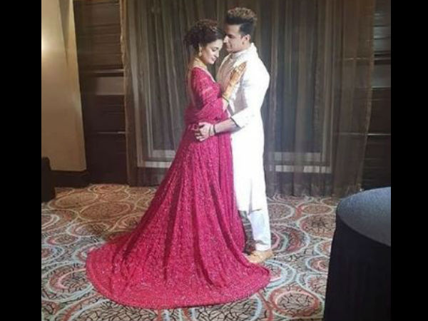yuvika-chaudhary-looks-stunning-her-mehendi-engagement-ceremony yuvika-chaudhary-looks-stunning-her-mehendi-engagement-ceremony