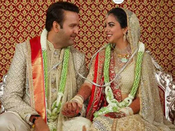 Isha Ambani Wedding Bridal Look 