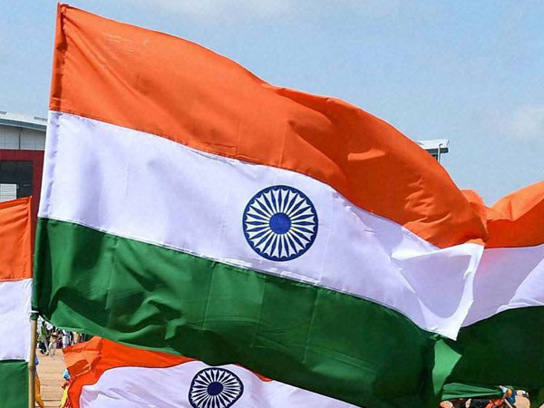 6 बार तिरंगे का बदल चुका है स्‍वरुप 