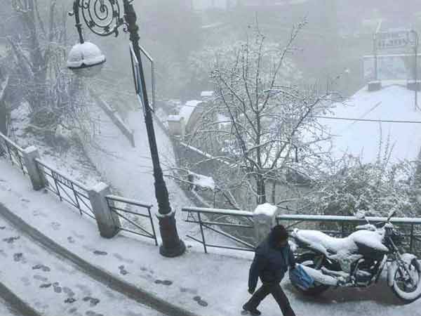groom-treks-over-6kms-heavy-snow-reach-his-wedding-ceremony-uttarakhand