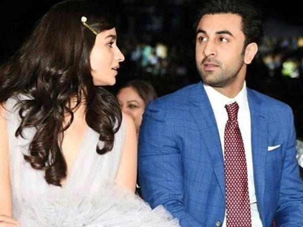 8. उनके दोस्तों से नजदीकी बढ़ाने की कोशिश करें