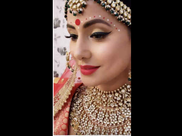 Hina Khan aka Komolika is winning the internet with her Bengali bridal look