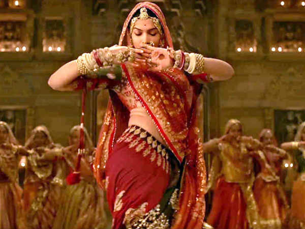 ट्रंक में बंद कर दिए जाते हैं 