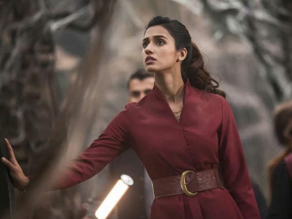 5. ये मेरे लिए कुछ ज्यादा ही अच्छी है। 