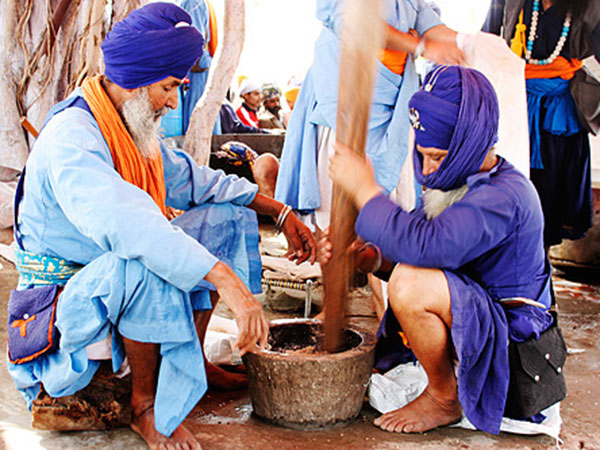 रणभूमि में जाने से पहले सिख योद्धा भी खाते थे