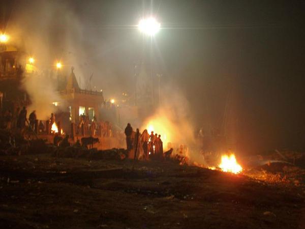 श्मशान का धुआं श्मशान का धुआं