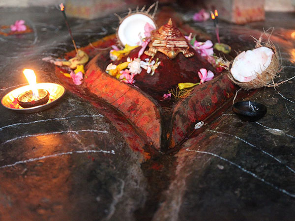 कामाख्या का शक्तिपीठ के लाइव दर्शन और आरती कामाख्या का शक्तिपीठ के लाइव दर्शन और आरती