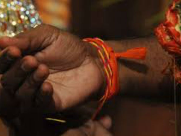 कलावा देता है सकारात्मक ऊर्जा