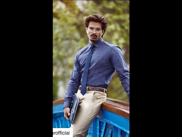 फॉर्मल मैंस वियर में आए नजर 