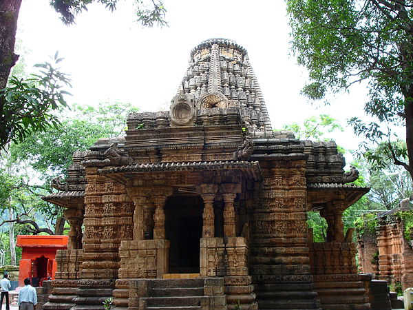 दोनों संप्रदायों से मिला सम्मान