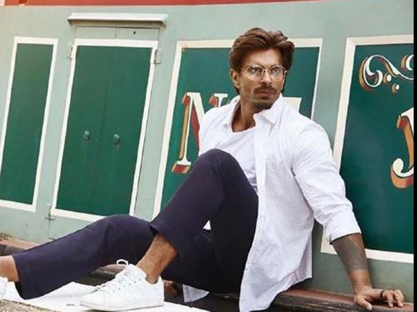 ये था लुक