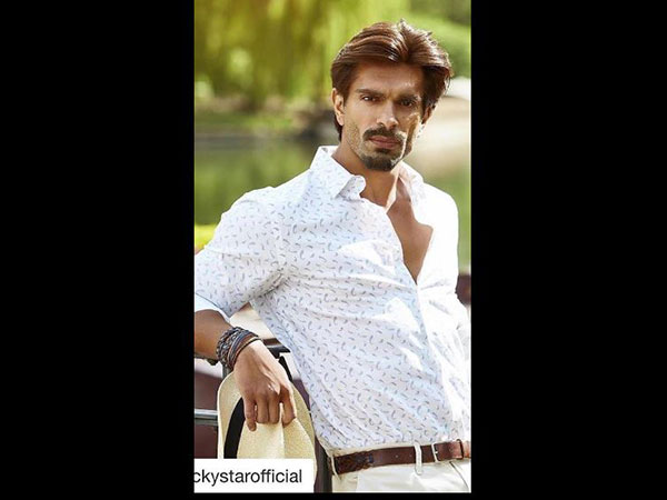 स्‍टाइल‍िश नजर आए 