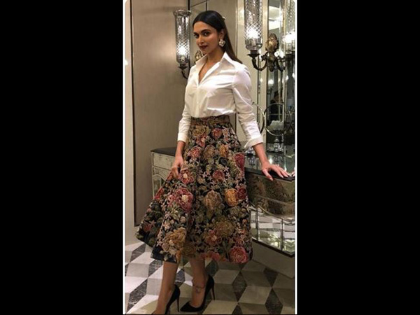 पहने लूज कपड़े 