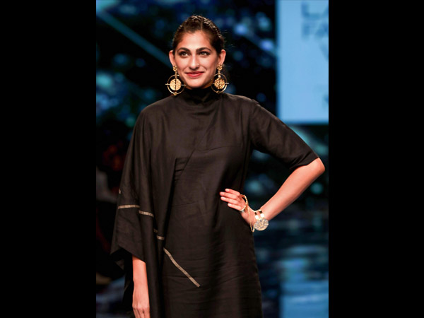 कुबरा सेठ 