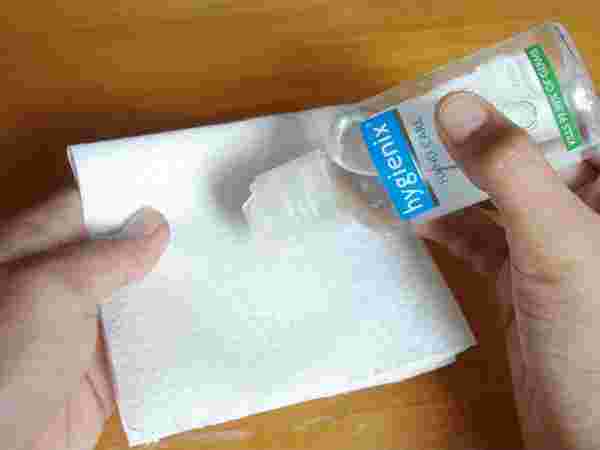 कपड़े से साफ करें