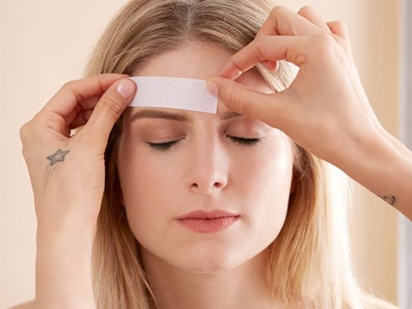 फेशियल वैक्स से पहले ध्यान दें फेशियल वैक्स से पहले ध्यान दें