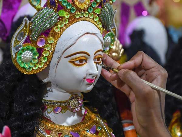 मां सरस्वती की पूजा