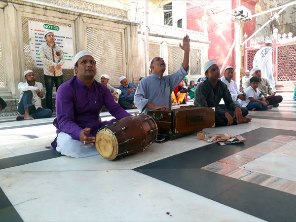 How Delhis Hazrat Nizamuddin Dargah Began Celebrating Basant Panchami
