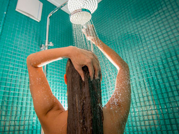 कितनी देर गरम पानी से नहाना सही?