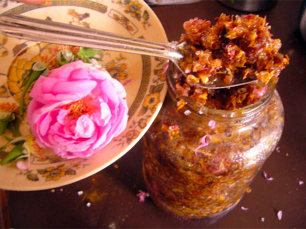 लू से बचाता है