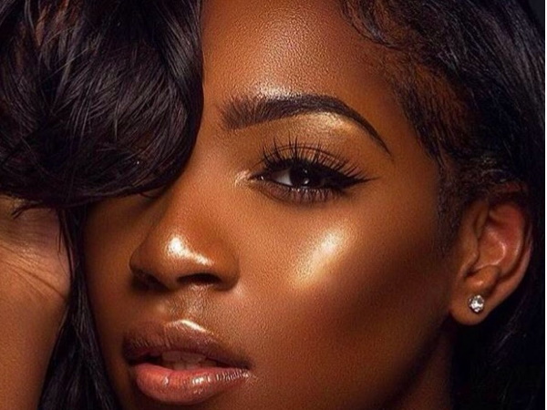 हाइलाइटर का सही शेड 