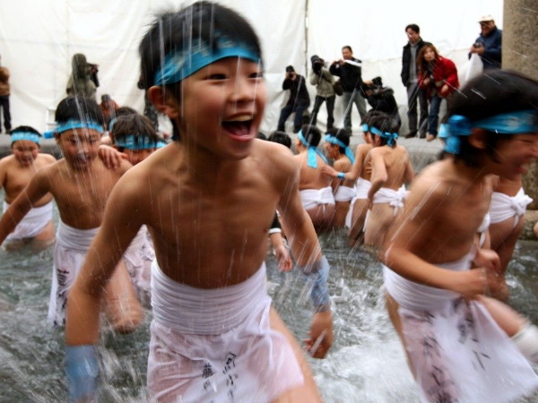 कहां मनाया जाता है नेकेड फेस्टिवल कहां मनाया जाता है नेकेड फेस्टिवल