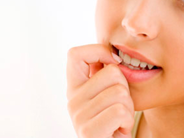  नाखूनों पर बुरा प्रभाव