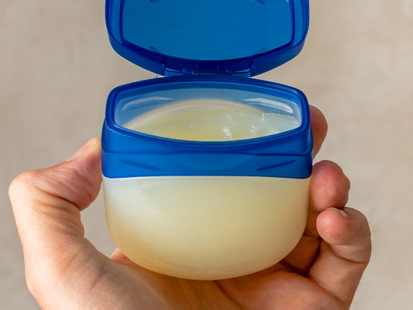 पेट्रोलियम जेली