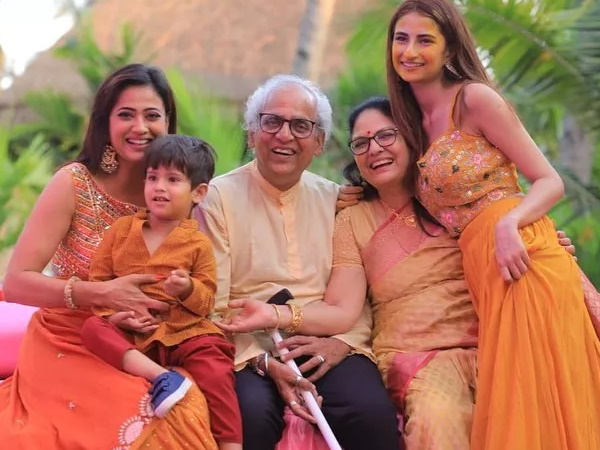 पलक तिवारी ड्रेस