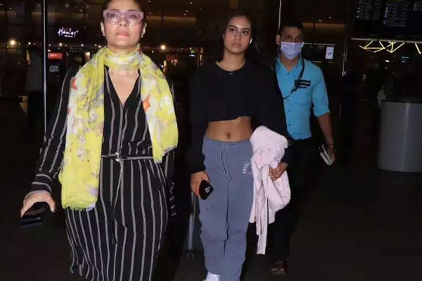 न्यासा देवगन और काजोल का मेकअप