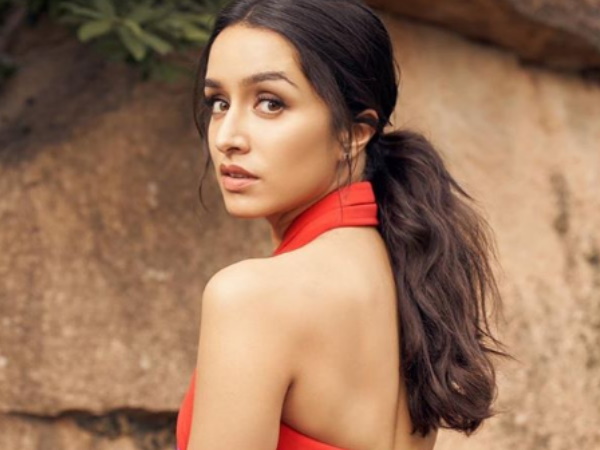 कम मेकअप का प्रयोग