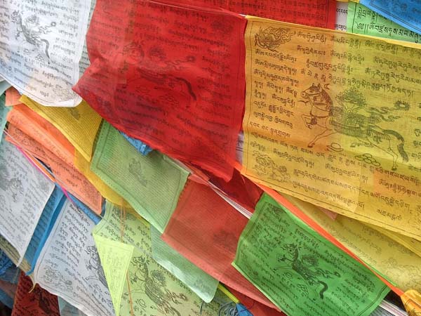 हर रंग कुछ कहता है 