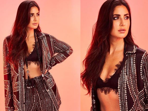 ब्लैक पैंटसूट