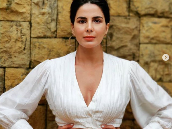 डीप नेक ब्लाउज टॉप 