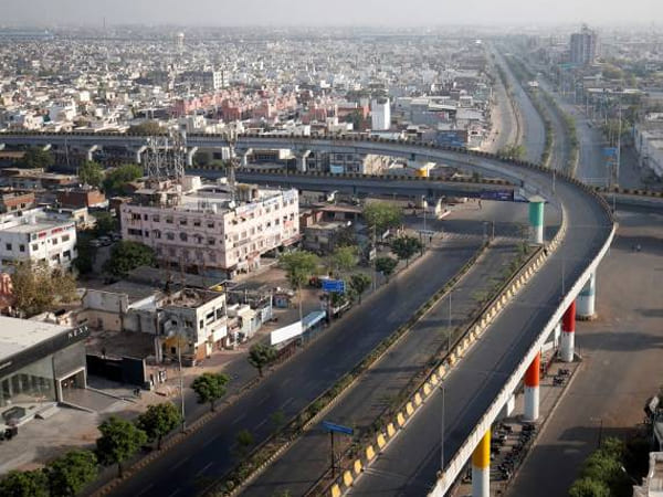 एक लाख बेड, 600 अस्पतालों में इलाज एक लाख बेड, 600 अस्पतालों में इलाज