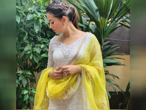 व्हाइट सूट