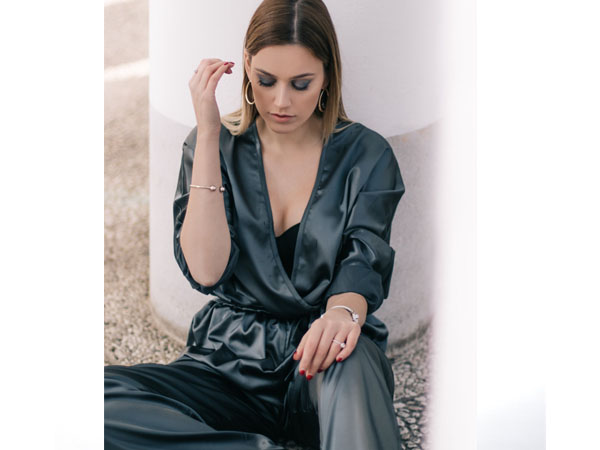 डीप नेक नाइट ड्रेस