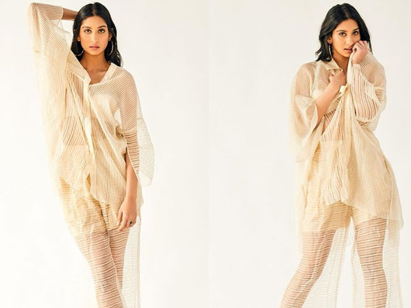 ट्रांसपेरेंट ड्रेस 