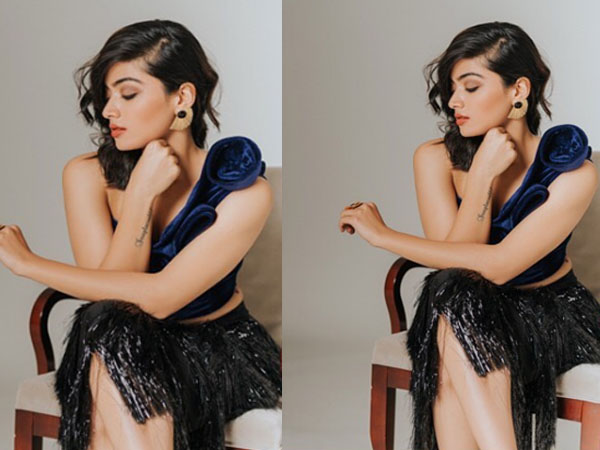 ब्लू ड्रेस 