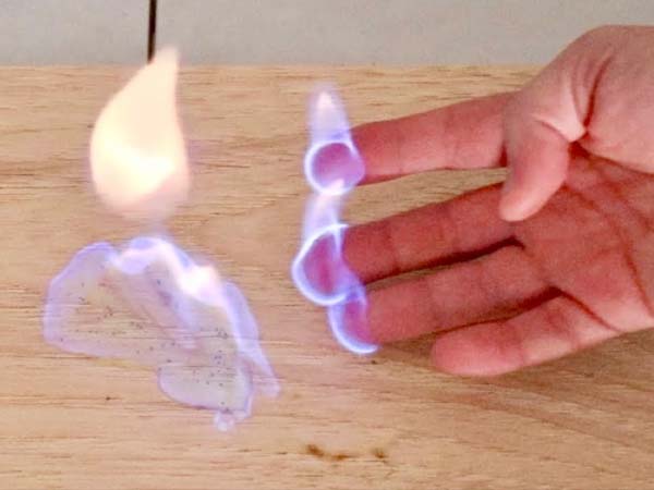 ज्वलनशील होता है, सावधानी बरतें ज्वलनशील होता है, सावधानी बरतें