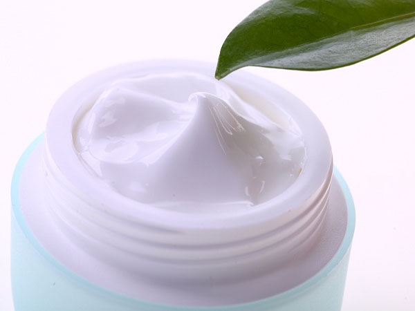 मॉइश्चराइजर मॉइश्चराइजर